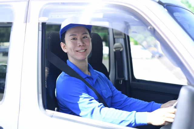 若い運送ドライバー