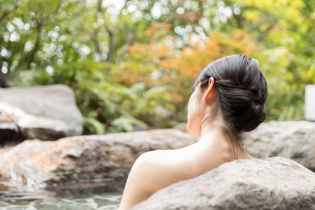 女性露天風呂入浴