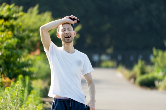 外出中の男性